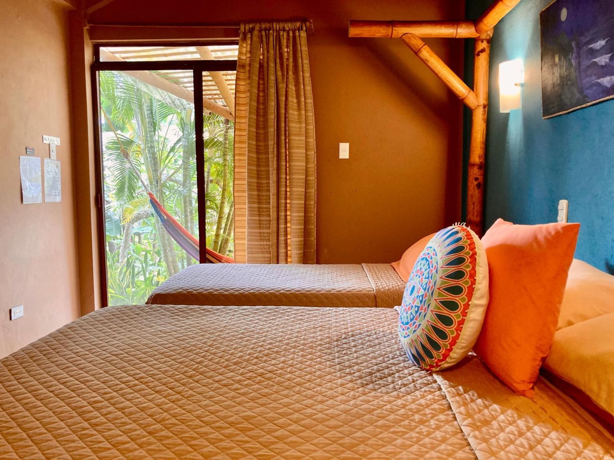 La Buena Vida Bed and breakfast